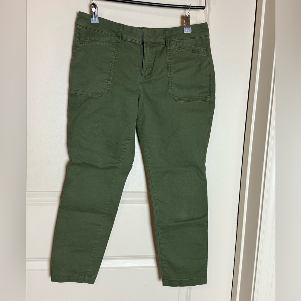 Old Navy Mid Rise Pixie Green Casual Pants